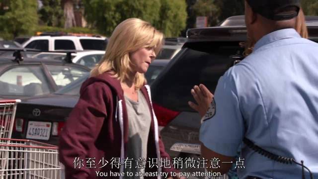 歌姐假装孩子快要生了 摩登家庭