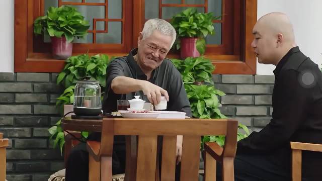 人生如茶，要品味人生，看本山大叔表演！