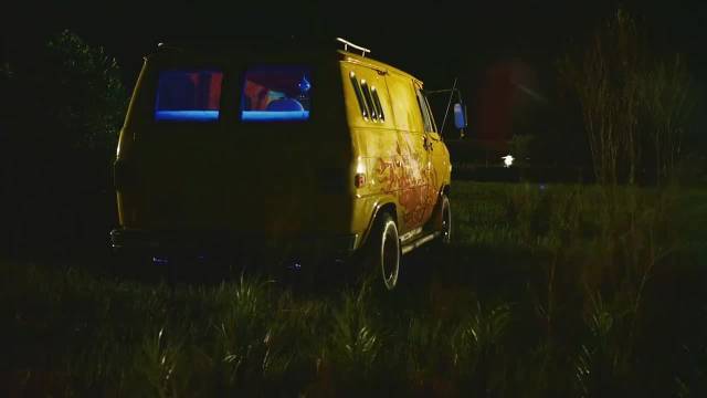 新开张的水上乐园，偷偷混进一头凶猛巨齿鲨，看我们的主角如何逃出生天