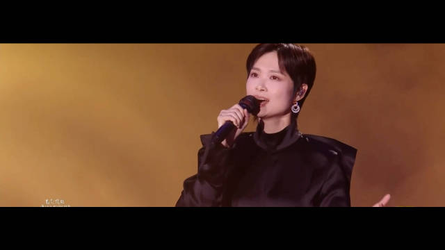 李宇春家乡唱出冬日温暖