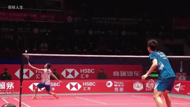 巅峰石宇奇速攻压制桃田贤斗，世界羽联总决赛再现经典对决