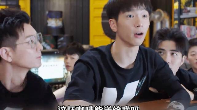 韩商言失宠，佟年的第一杯咖啡居然不是给他的