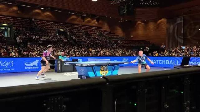 樊振东欧冠首秀3-0完胜，模仿C罗庆祝动作Siu