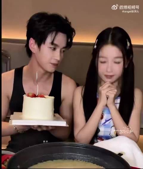 何与替虞书欣吹蜡烛唱灭双轨直播效果拉满