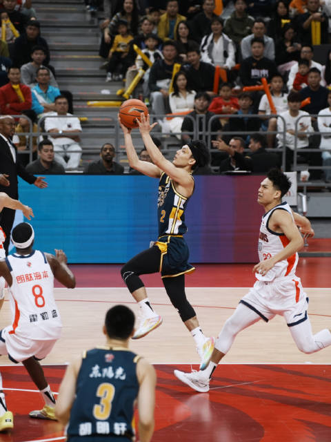 徐杰17分9助攻率队三连胜，助攻数超王仕鹏升至队史第二
