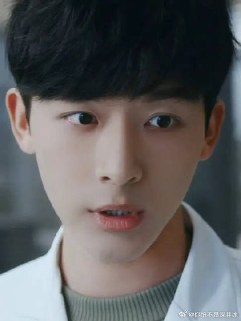 陈辉勇闯职场高低是有点演我上班了