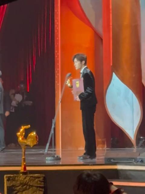 易烊千玺24岁夺金鸡影帝，创最年轻纪录