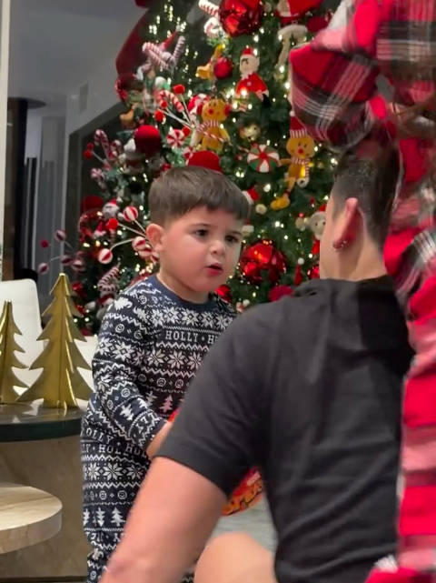 胖儿子太好玩了 皱眉头和恩佐一毛一样