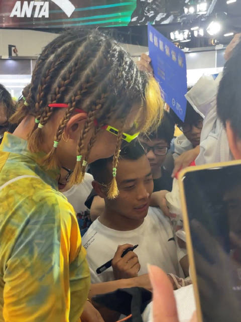 什么这那的，我龙哥才是跑圈顶流