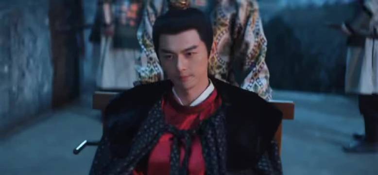 叶祖新轮椅形象深入人心，剧外挺拔状态反差引关注