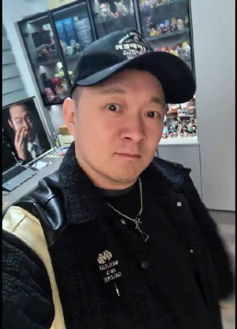 46岁演员田重官宣结婚，妻子小16岁身高180