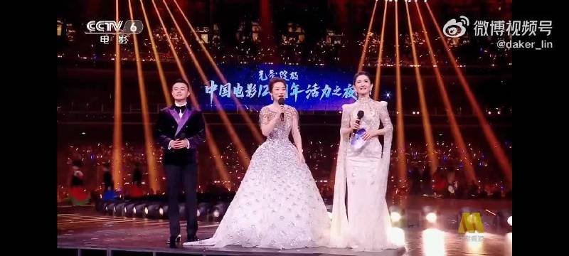 谢娜六登央视舞台主持表现获赞