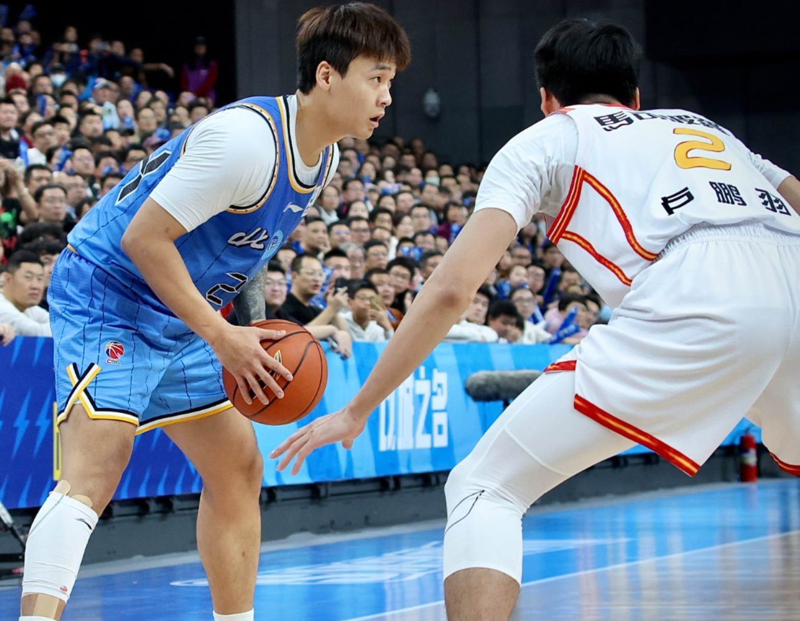 当核心外援陷入困境，攻防一体的北京男篮如何解决阵容深度隐患？