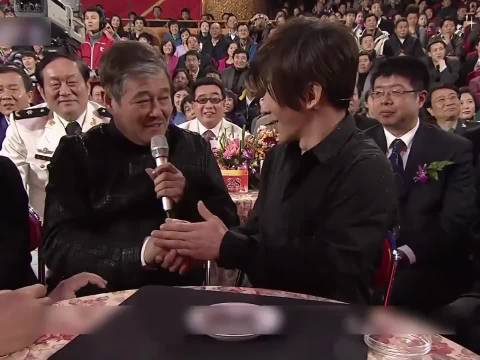 赵本山和郭德纲高能互怼，绝对堪称语言艺术的巅峰对决！建议收藏好好看一遍！