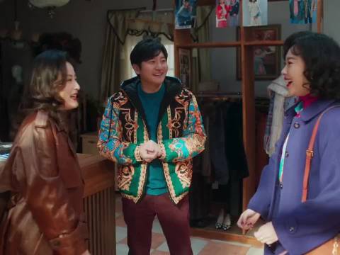 这难道就是女人和女人之间没有硝烟的战斗嘛！老舅 王佳佳 徐百慧