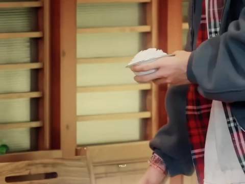 陈哲远综艺眼神引热议，网友调侃需防沉迷