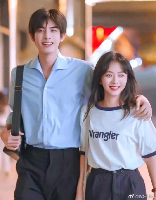 湖南跨年演唱会明星CP互动引热议