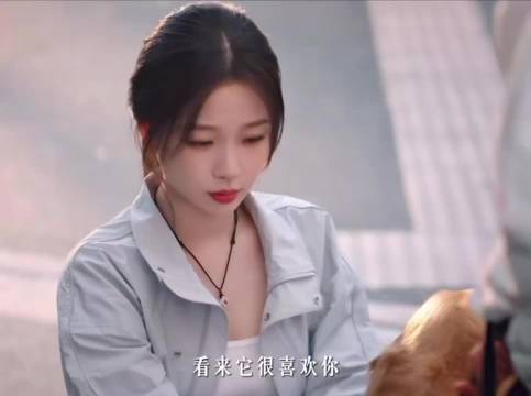 姜暮红眼呼唤闪电，虞书欣何与双轨跨年