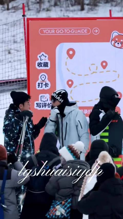 刘耀文你在端水嘛 左聊于洋右聊王鹤棣，主打一个雨露均沾