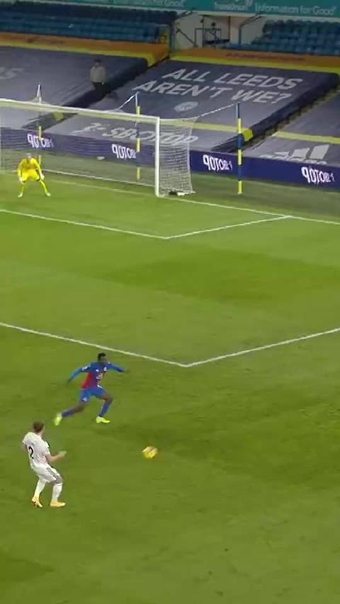 利兹联官推晒拉菲尼亚当年精彩背转身：令对手猝不及防