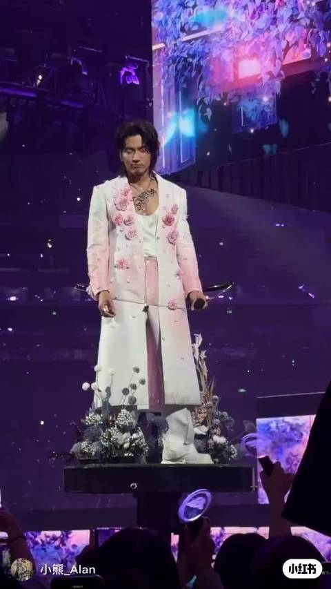 不止是饭撒还有粉嫩嫩爱豆造型哈哈哈哈哈