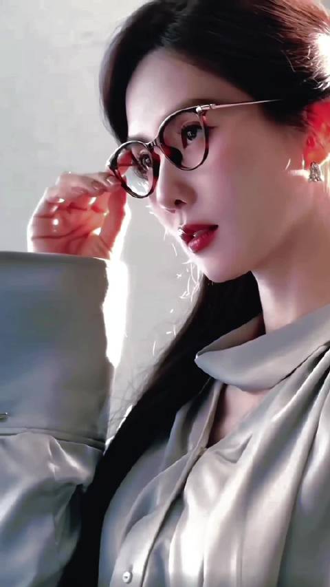 晚上好呀！发狐友了吗！发超话帖子了吗 没有的，赶紧发 @刘诗诗 @刘诗诗