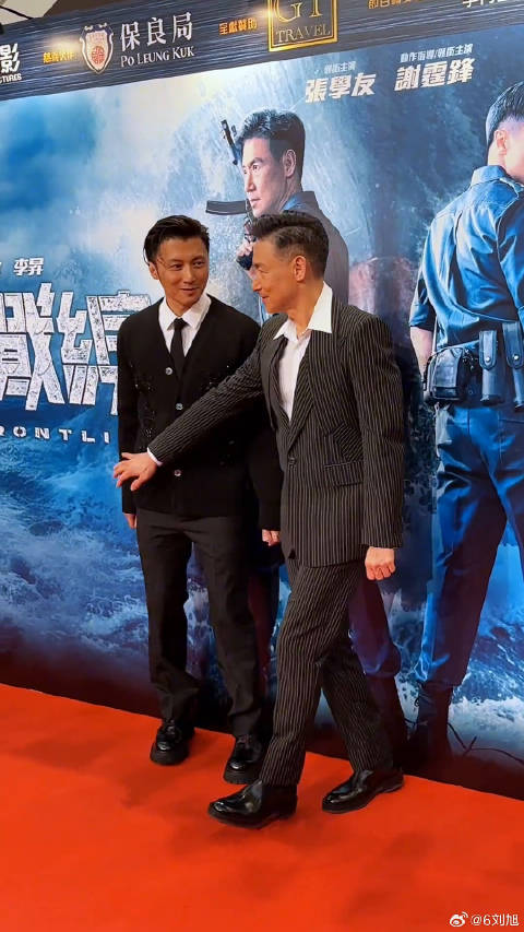 学友哥谢霆锋 让位置拍照，该说不说锋哥确实帅啊！微博VC计划