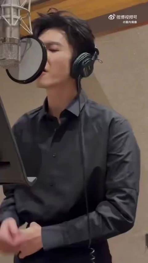 陈哲远带伤彩排与王传君合唱光阴的故事