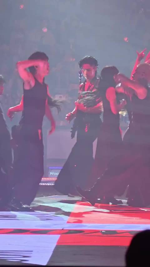 不愧是吴建豪，随便扭扭都这么魅惑