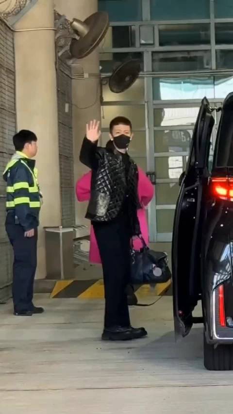 任嘉伦今日营业状态，好真诚的回应粉丝