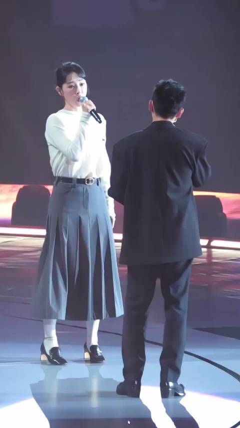 白百何郑凯《好久不见》，梦回失恋33天，太好听