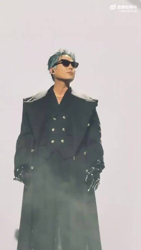 简直是现场的神！好羡慕去现场的海鸥们！现场氛围太沉浸了，太稳了