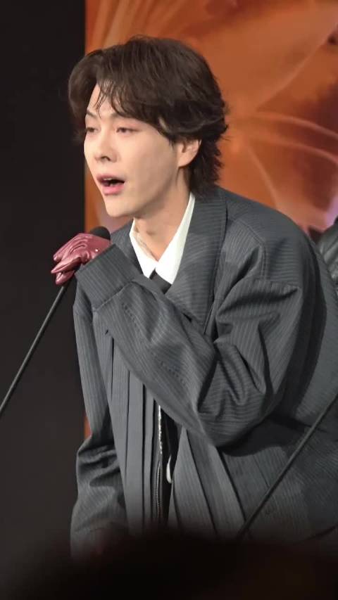 这谁能看出来徐海乔40+了啊，状态也太好了吧，眼神好干净清澈！