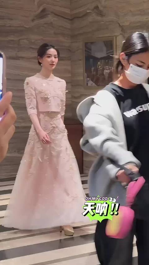 刘诗诗 完美好身材 超高的颜值 穿搭非常的漂亮