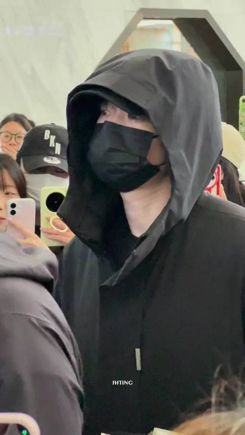 魏大勋长沙出发路透～笑起来好可爱的宝宝勋