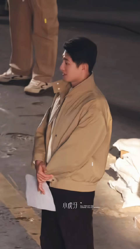 “最近很快乐嘛 ” @Johnny黄景瑜 黄景瑜赢风 ·黄景瑜卢云翔