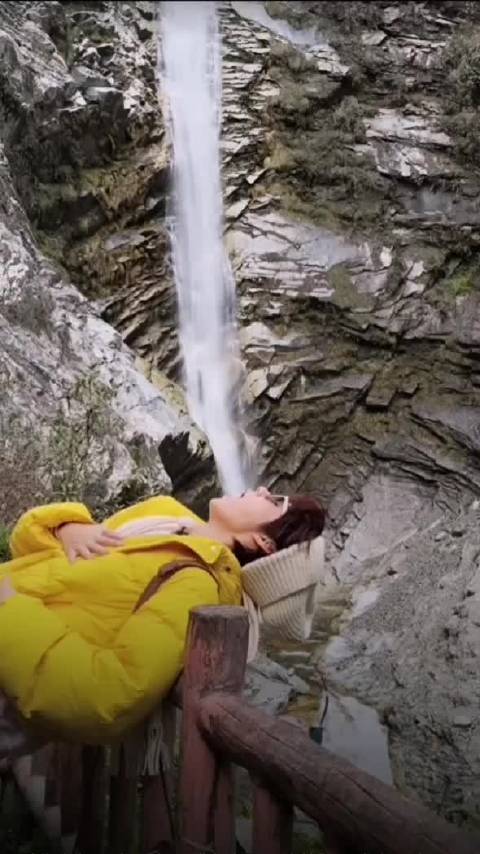 时代峰峻未发张真源跑男西藏vlog引粉丝不满