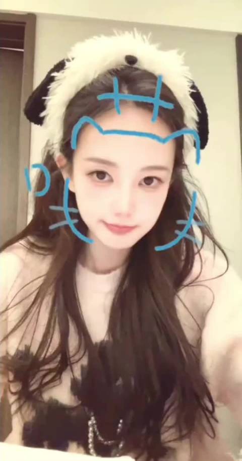 李一桐手势舞上新，怎么这么萌！谁家小猫跳舞这么萌