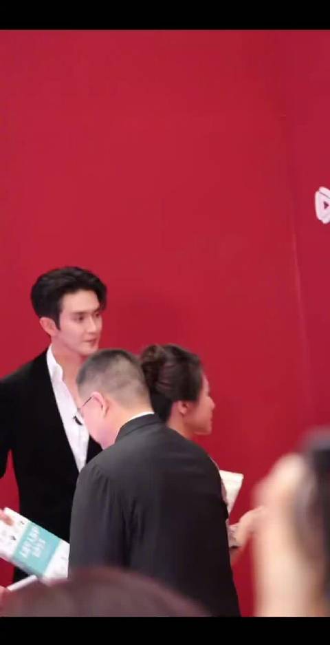 今日《无尽的尽头》主创亮相