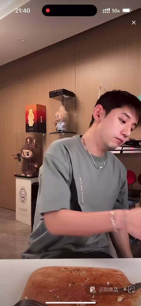 我真服了 明天上称给我们拍一个 我们相信你