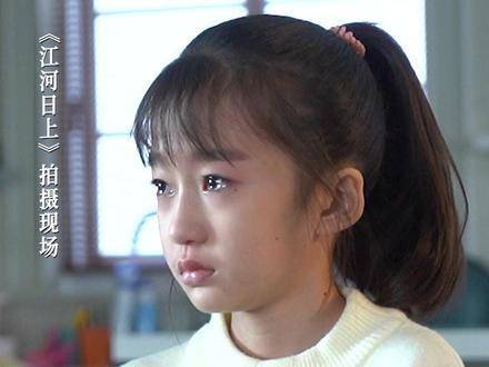 一瞬落泪，这演技太戳心了！快去抱抱她，仿佛下一秒就要碎掉…… 一秒破防