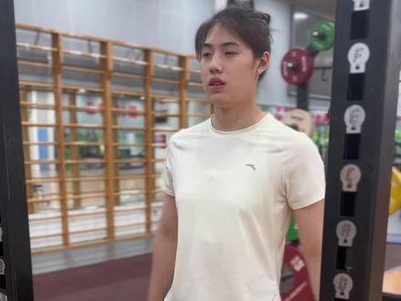 张雨霏训练突破自我，老茧见证冠军之路