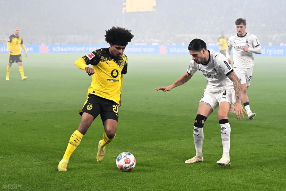 2-0，多特蒙德终结2场不胜+逼近德甲榜首，布兰特、拜尔各入一球