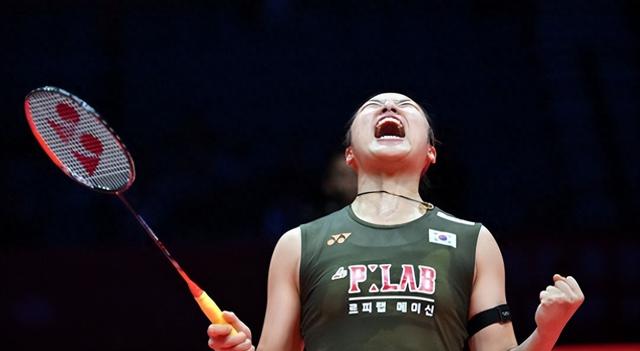 当单赛季11冠纪录近在咫尺，安洗莹的“女帝”时代将如何彻底改写羽毛球历史？