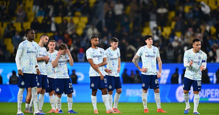 体坛联播｜国米无缘意超杯决赛，萨拉赫已向利物浦全队道歉