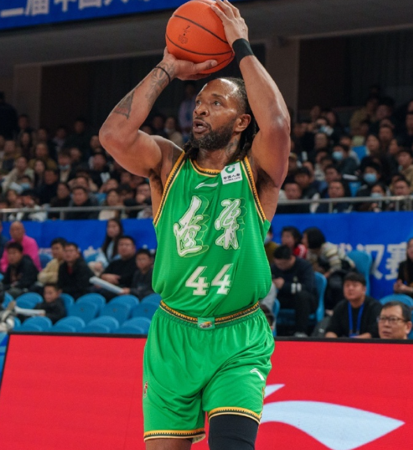 威尔斯26+4献关键罚球！辽宁险胜宁波避连败 付豪16+10马丁14分