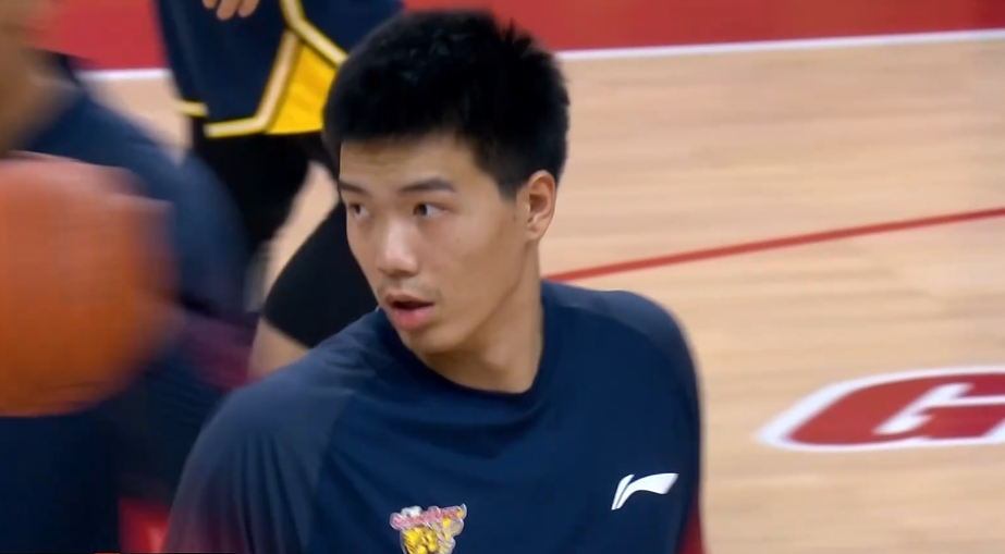 2战贡献28分！王少杰为何突然开窍了？和徐昕受伤无关，得感谢2人