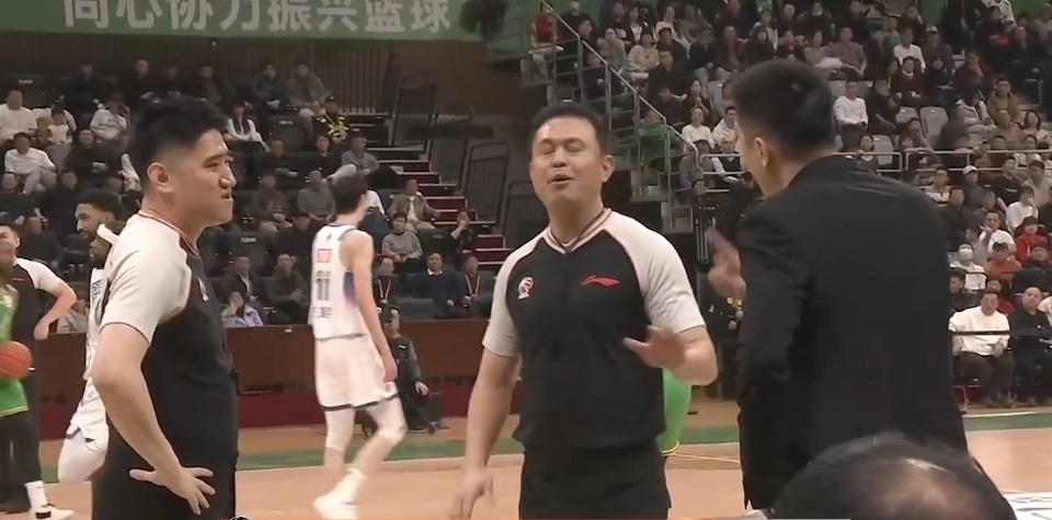 杨鸣：这是我印象中最混乱一个赛季，3胜1负开局特别感谢球员的努力