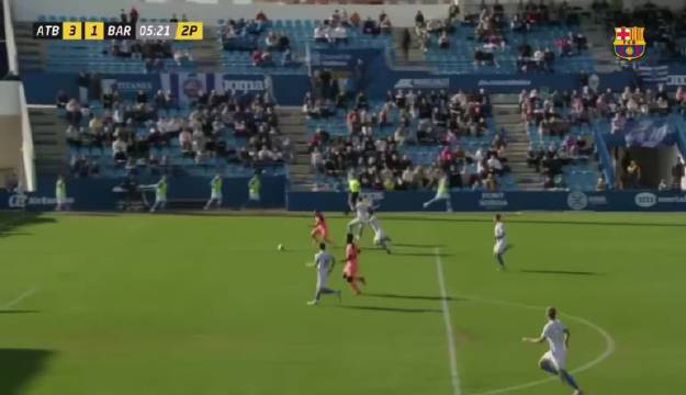 巴萨0-3落后下半场丹尼破门扳回一球