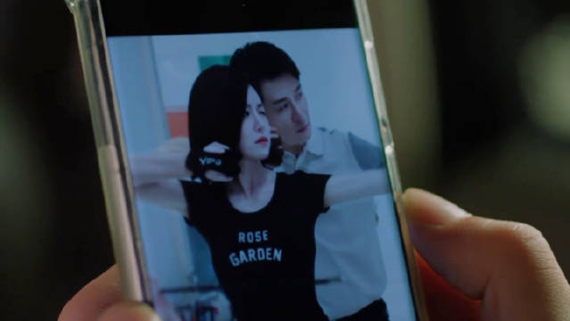 周柯宇二创作品p掉陈妍希眼线引热议